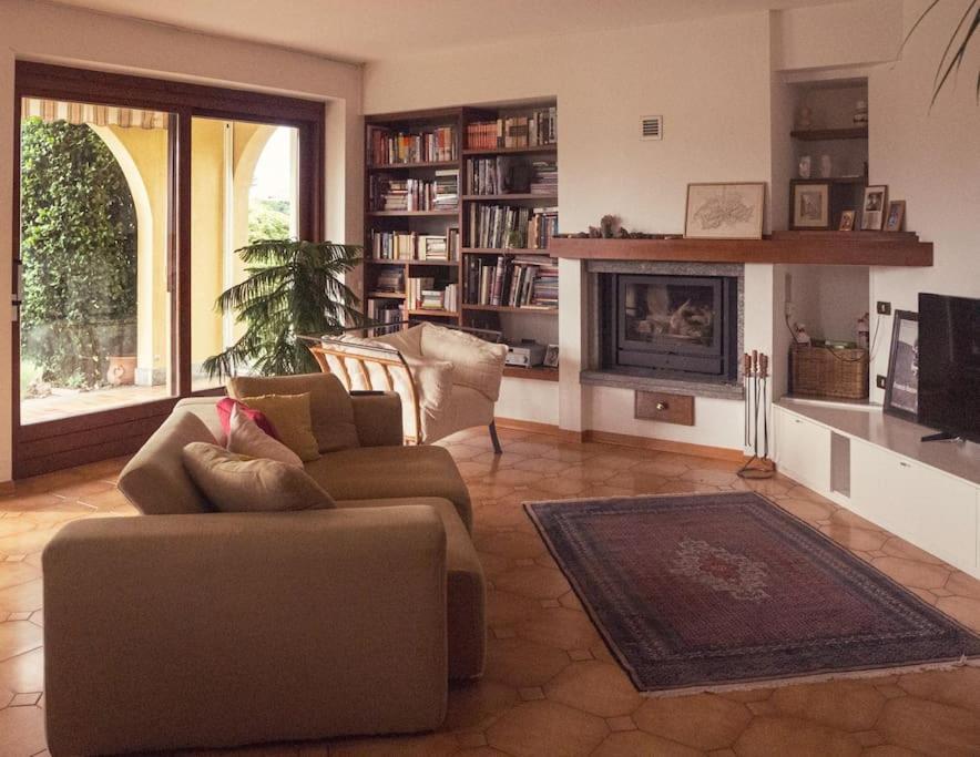 La Tua Villa Sul Lago - Casa Kollegger Luino Bagian luar foto